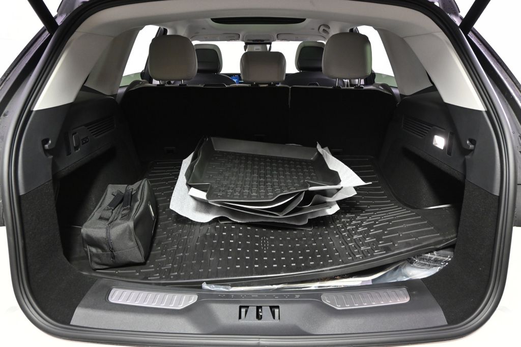 New 2026 White Lincoln Reserve image 19