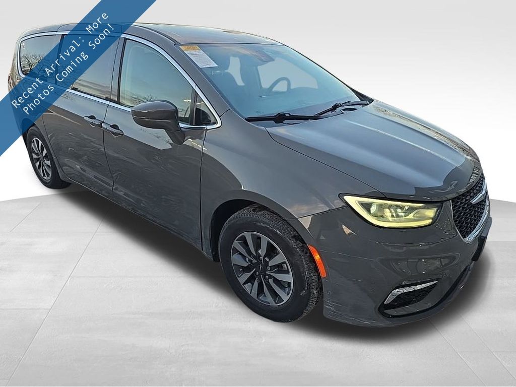 2022 Chrysler Pacifica Hybrid Touring L FWD