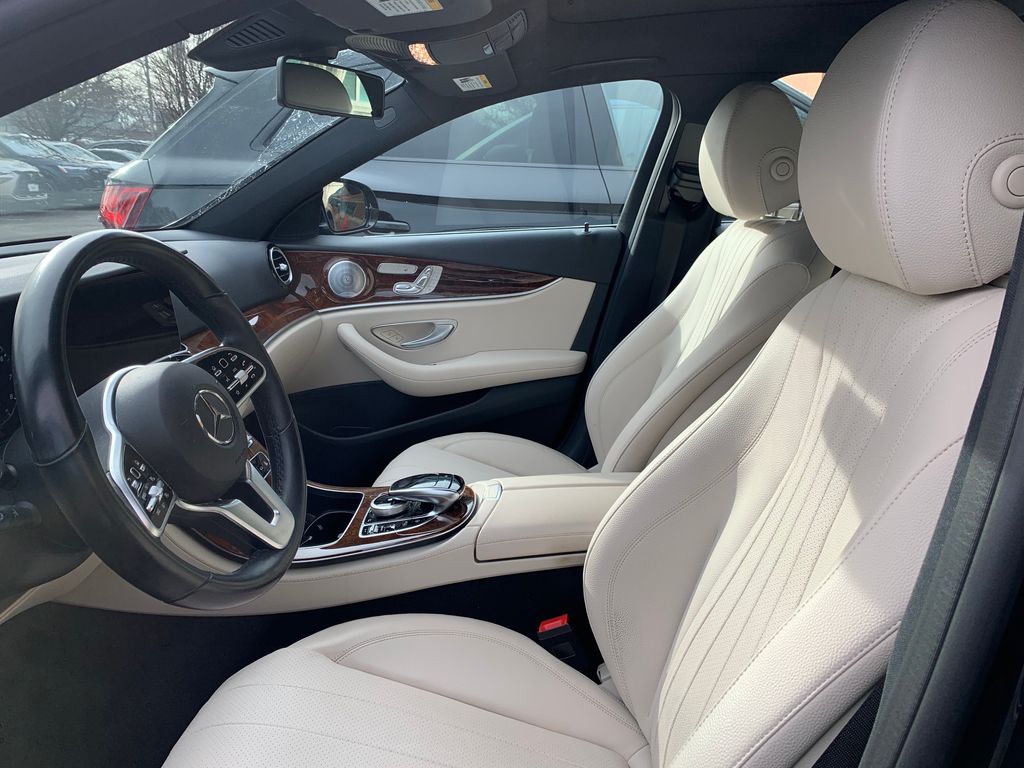 Thumbnail: 2019 Mercedes-Benz E-Class - 9