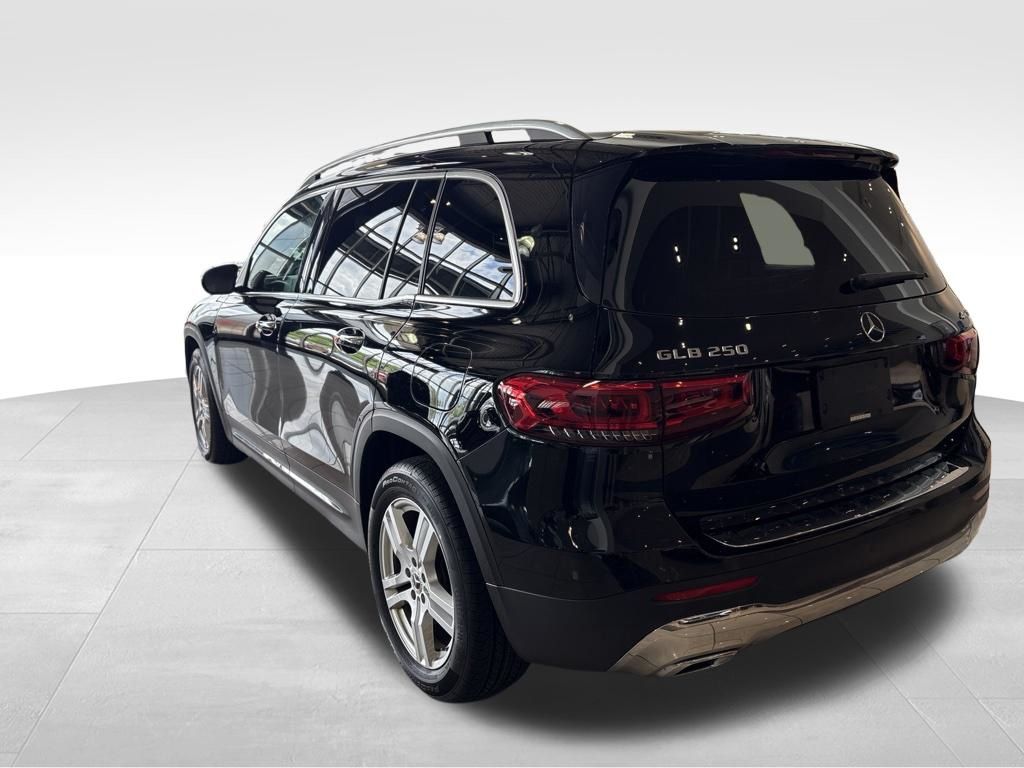Certified Used 2022 Black Mercedes-Benz GLB 250 image 4