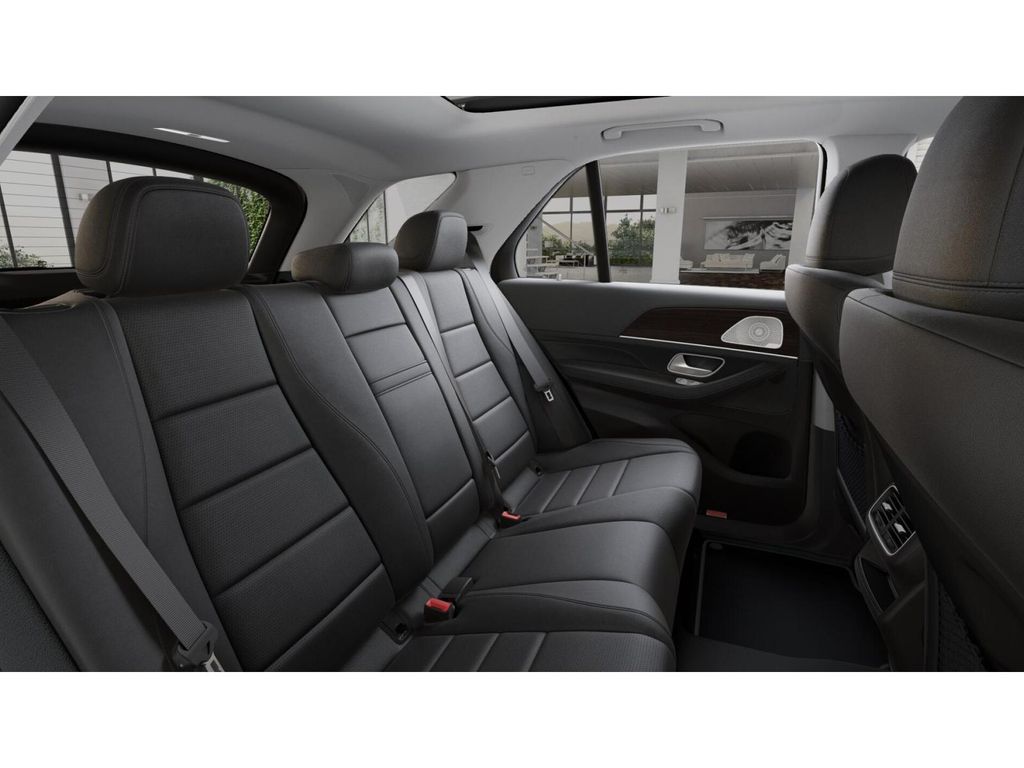 Thumbnail: 2026 Mercedes-Benz GLE - 5