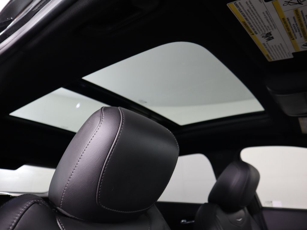 Thumbnail: 2019 Cadillac XT4 - 18