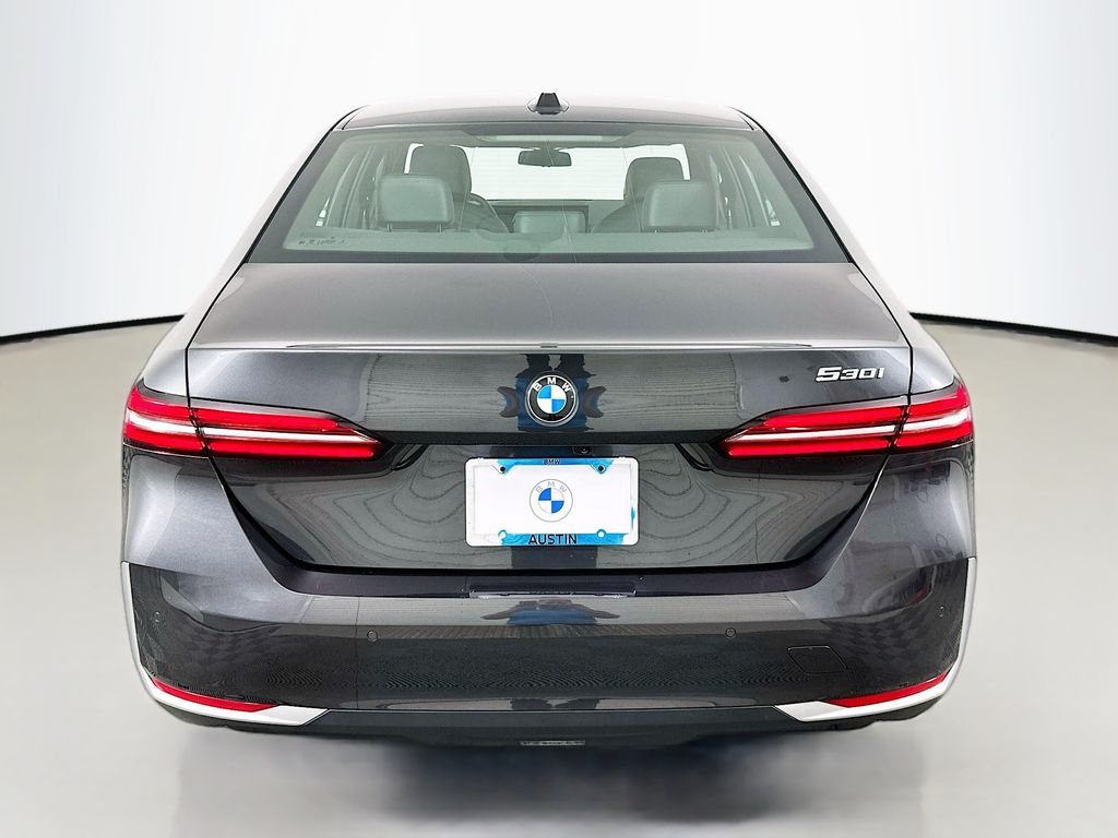 Thumbnail: 2025 BMW 5 Series - 6