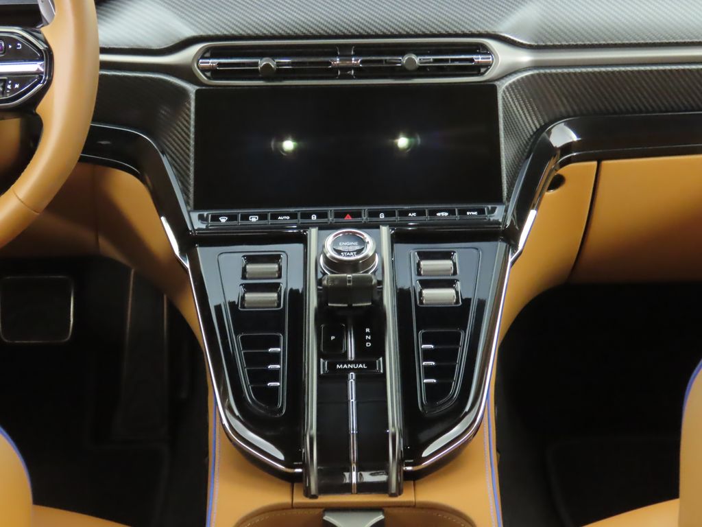 Thumbnail: 2025 Aston Martin Vantage - 14