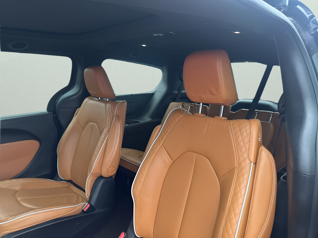 Used Car 2023 Chrysler Pacifica Hybrid  Pinnacle For Sale Under $40,000 In Austin, Texas