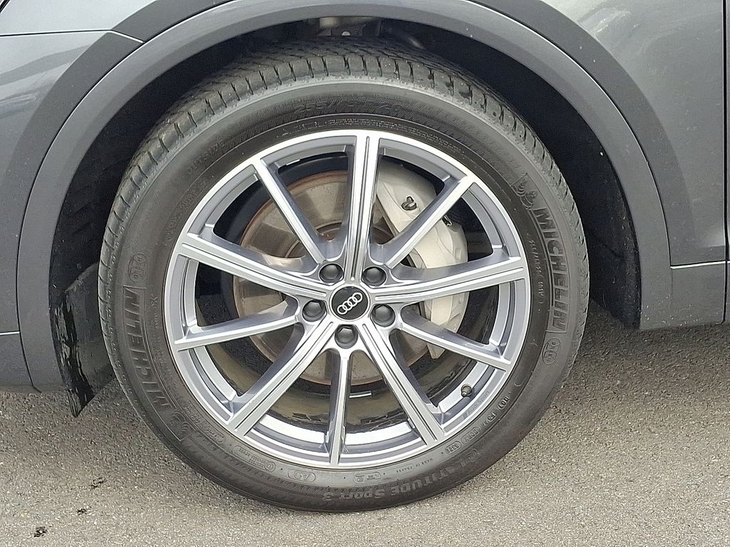 Thumbnail: 2021 Audi Q5 - 8