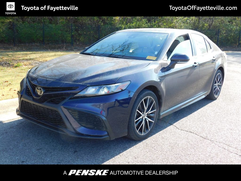 2022 Toyota Camry SE -
                Fayetteville, AR