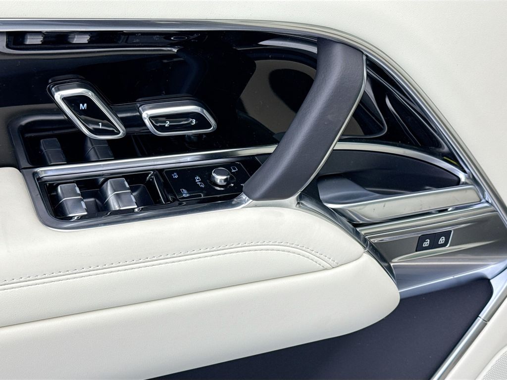 Thumbnail: 2026 Land Rover Range Rover - 21