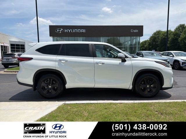 Pearl 2023 Toyota Highlander L FWD SUV / Crossover Front-Wheel Drive 8-Speed Automatic