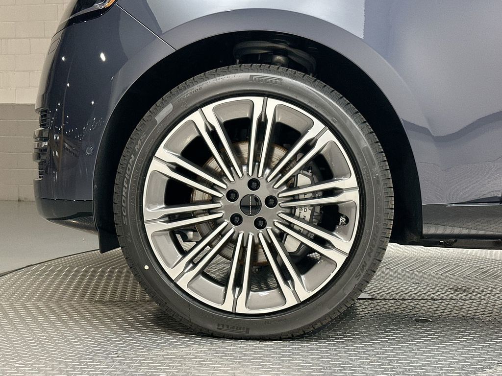 Thumbnail: 2026 Land Rover Range Rover - 13