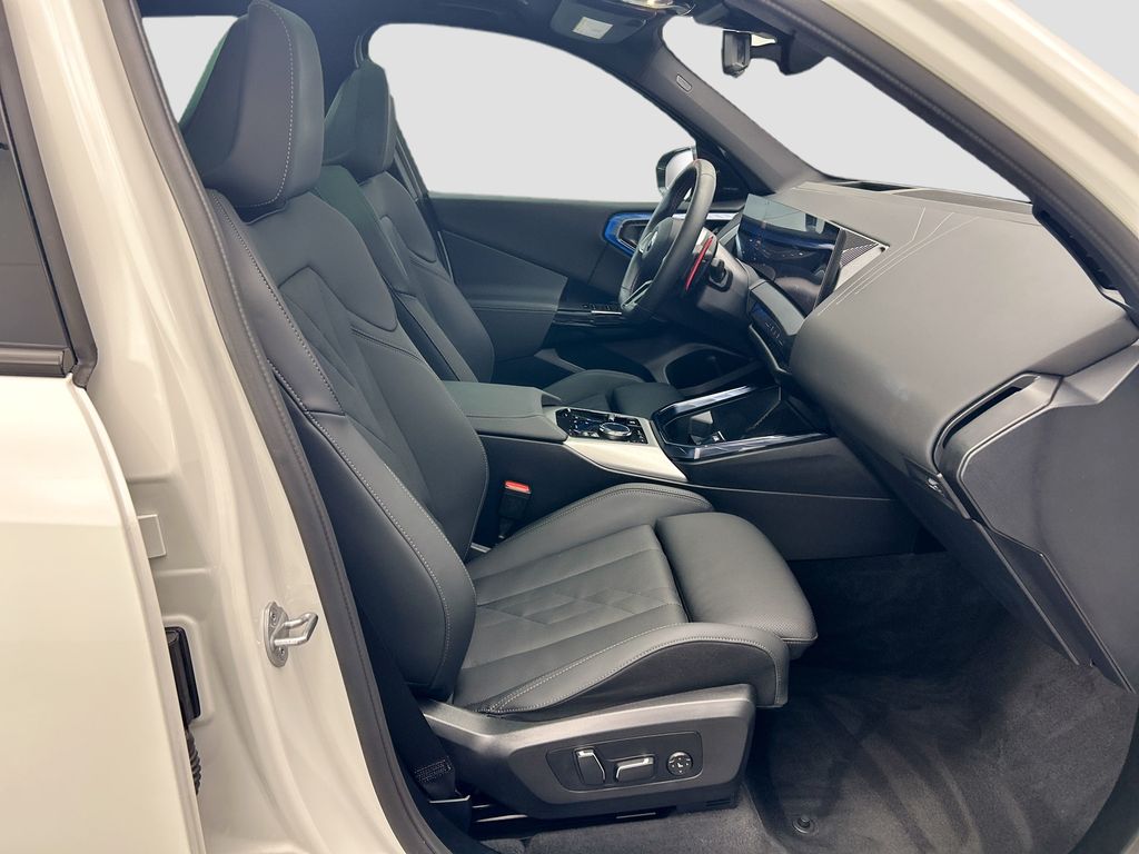 Thumbnail: 2025 BMW X3 - 18