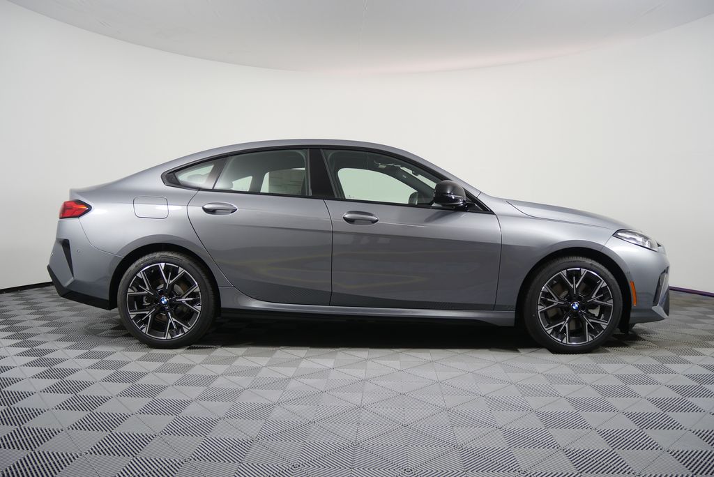 Thumbnail: 2026 BMW 2 Series - 2