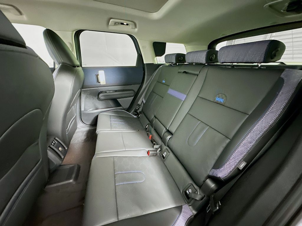 2025 MINI Cooper Countryman Base 17