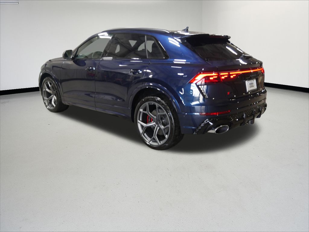 Thumbnail: 2026 Audi RS Q8 - 3