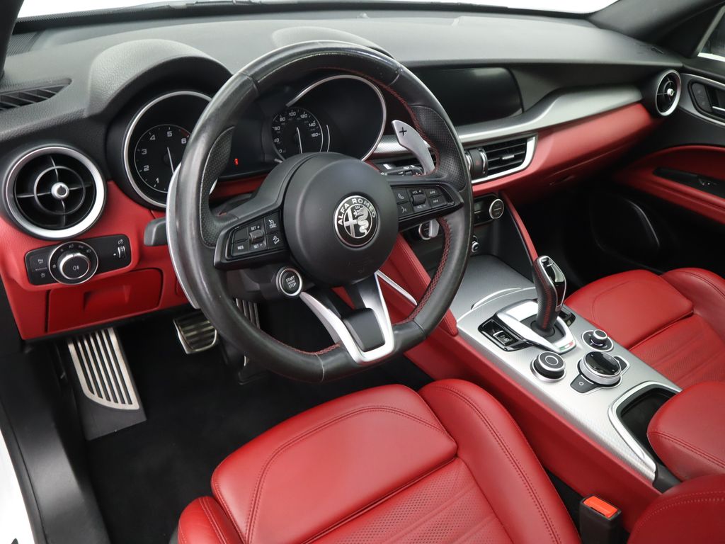 Thumbnail: 2021 Alfa Romeo Stelvio - 9