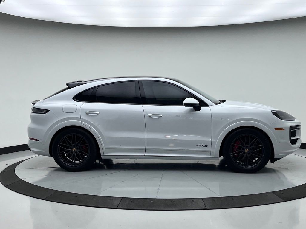 2025 Porsche   8