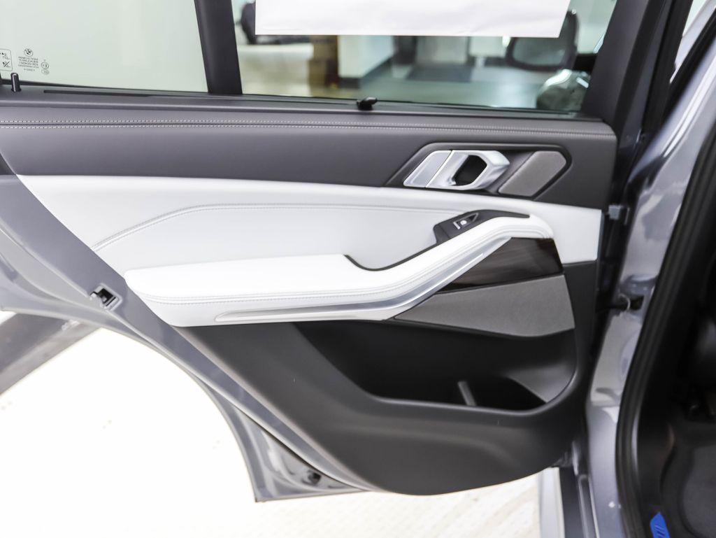 Thumbnail: 2026 BMW X5 - 20