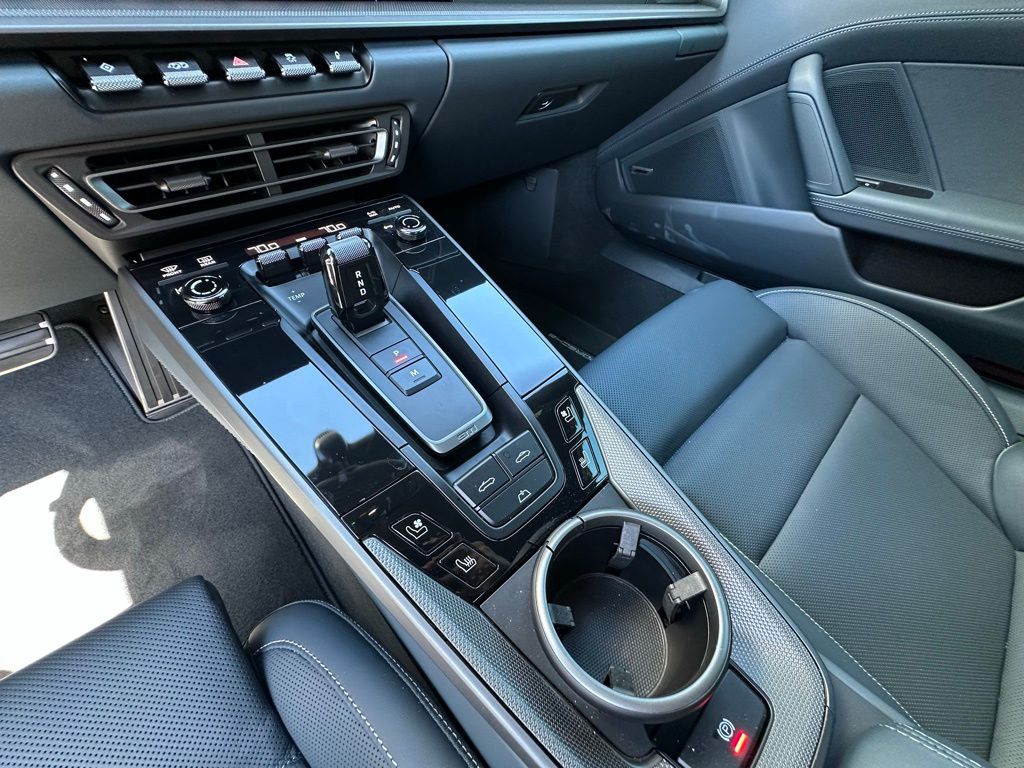 Thumbnail: 2024 Porsche 911 - 28