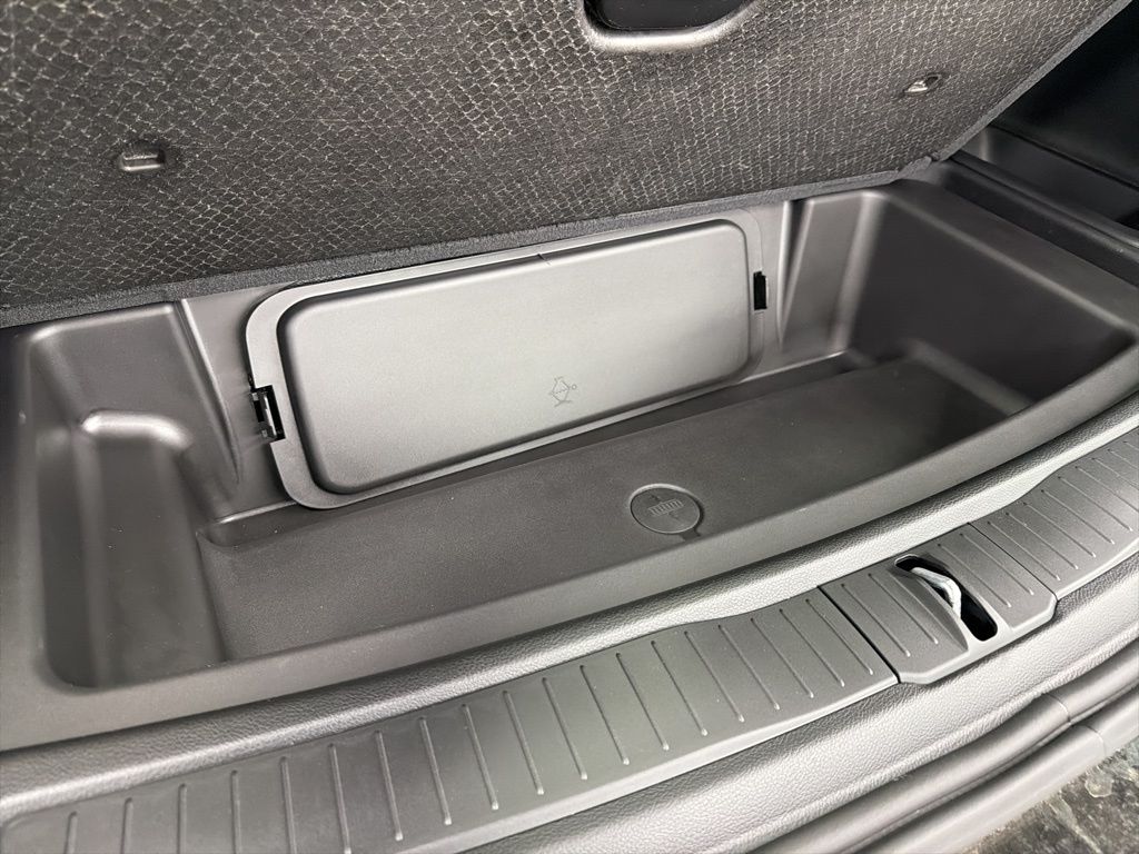 2026 Jeep Grand Cherokee L Limited Black at Victoria Chrysler Dodge Jeep Ram