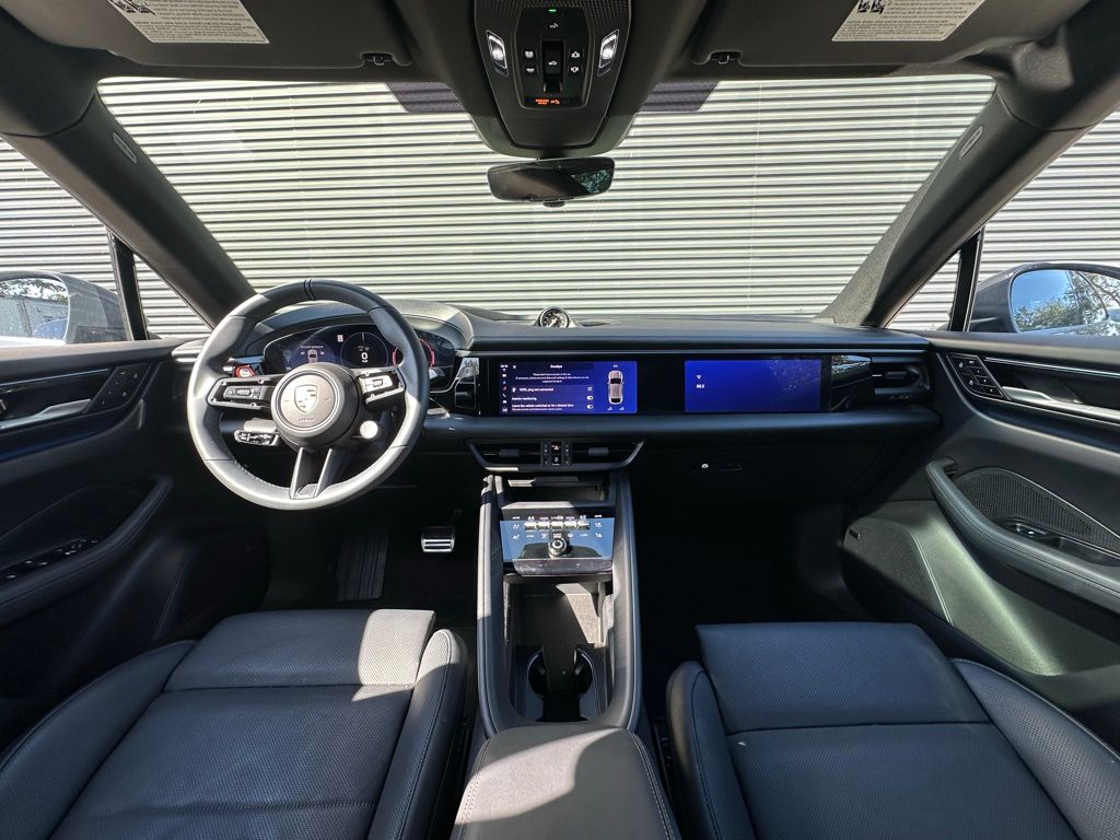 Thumbnail: 2025 Porsche Macan - 6