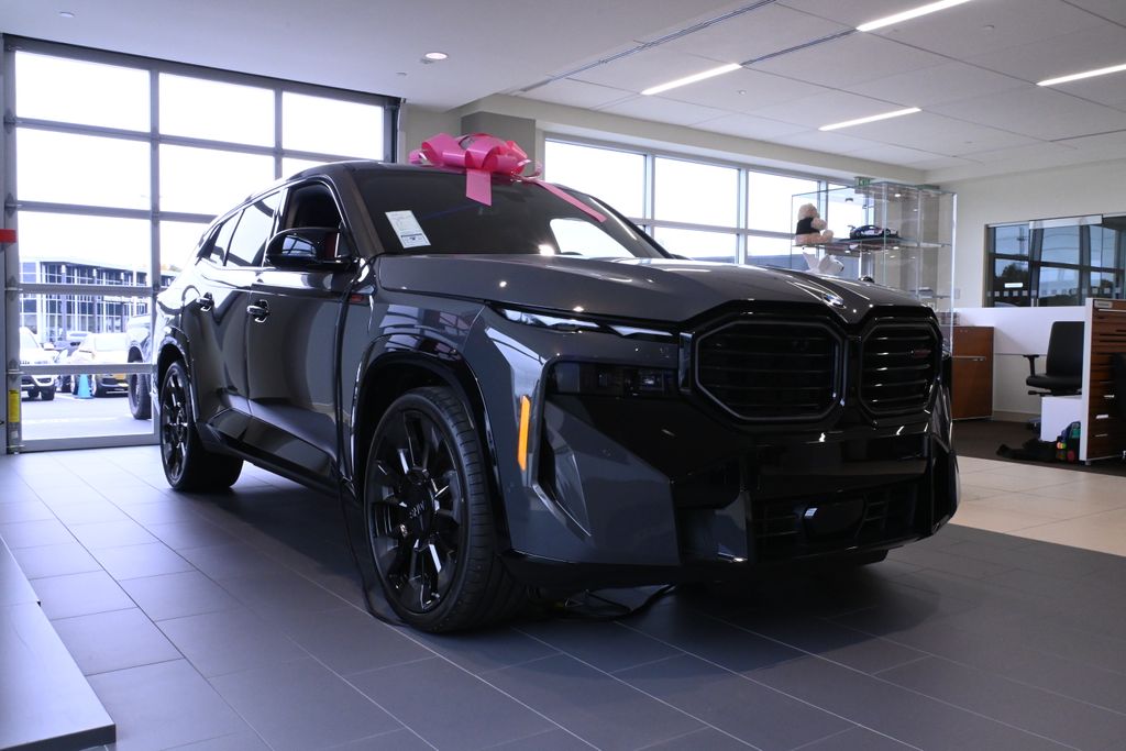 Thumbnail: 2026 BMW XM - 5