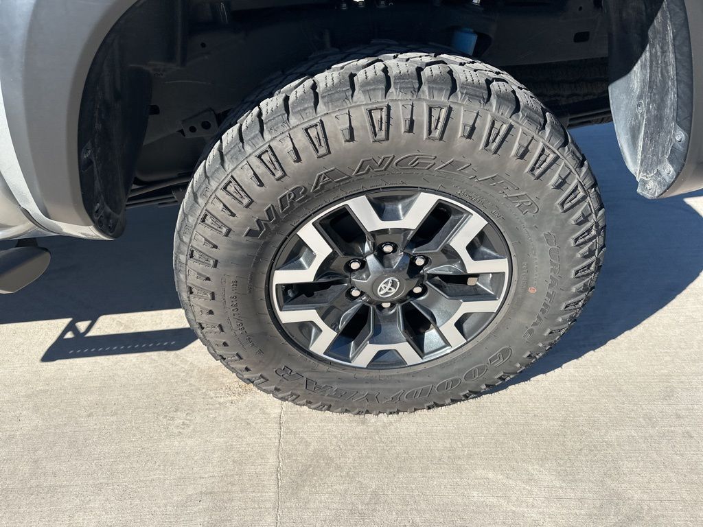 2023 Toyota Tacoma TRD Off-Road 13