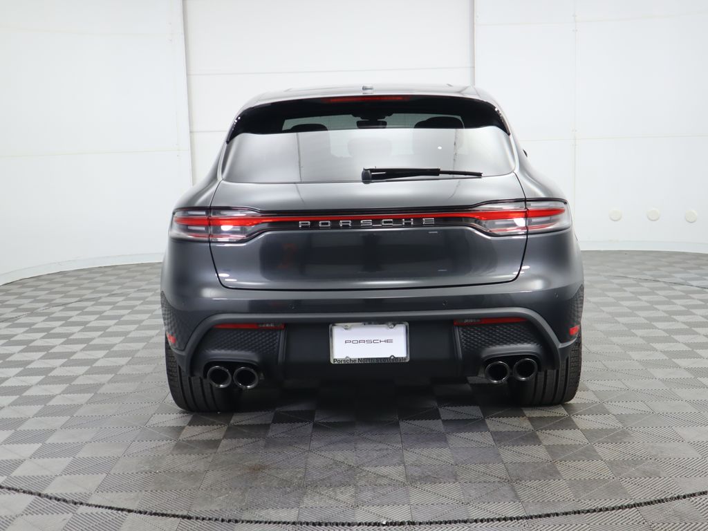 2025 Porsche Macan  6