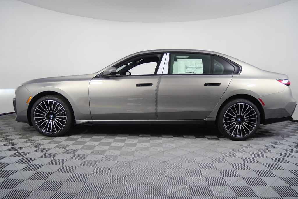 Thumbnail: 2025 BMW 7 Series - 6