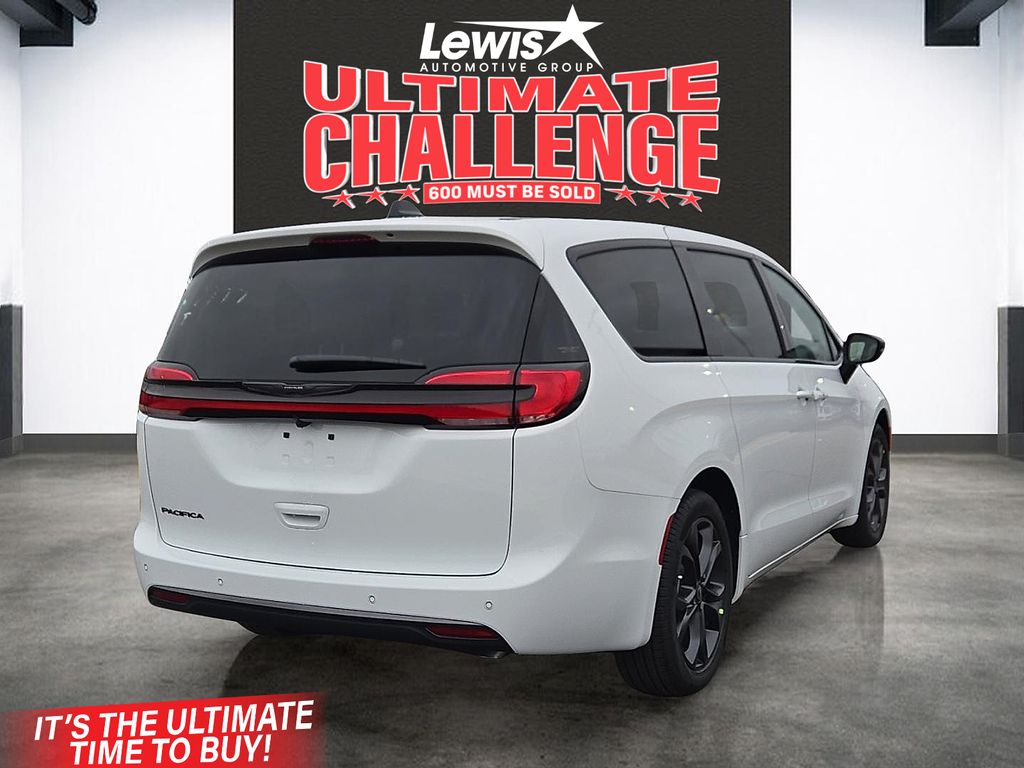 New 2026 Chrysler Pacifica For Sale in Farmington, AR