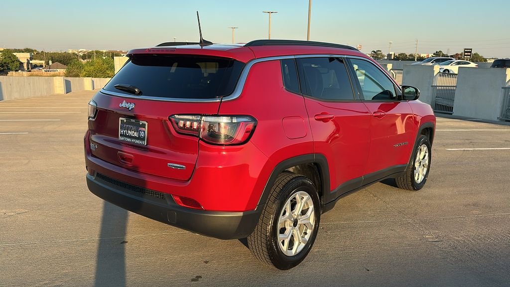 2025 Jeep Compass Latitude - 11
