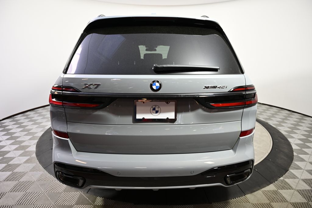 2025 BMW X7 xDrive40i 4