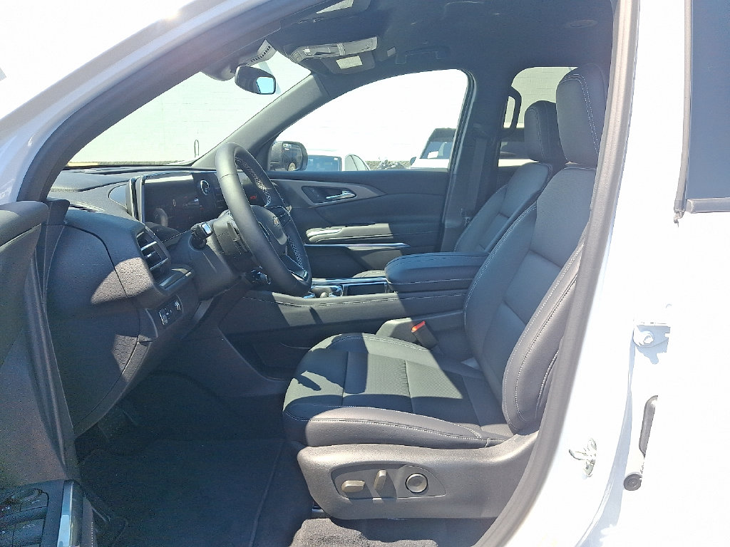 Thumbnail: 2026 Chevrolet Traverse - 6