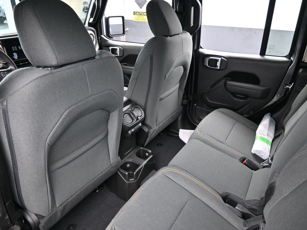 New 2026 Granite Crystal Metallic Clearcoat Jeep Sport image 27