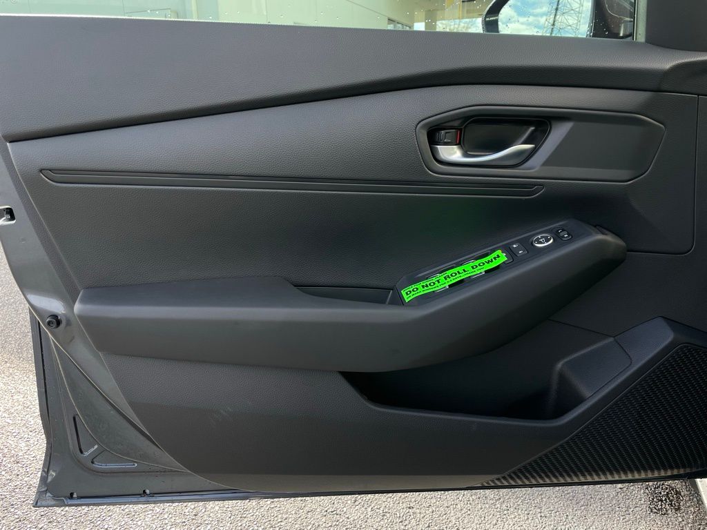 2025 Honda Accord LX 22