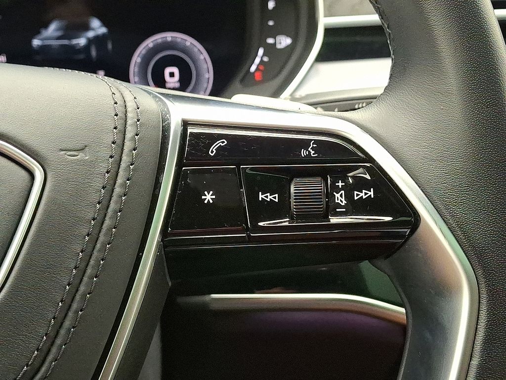 Thumbnail: 2022 Audi A8 - 23