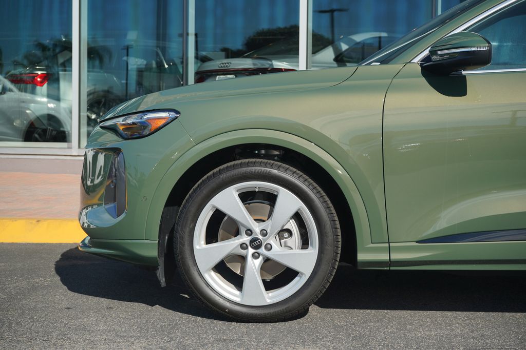 Thumbnail: 2025 Audi Q5 - 2