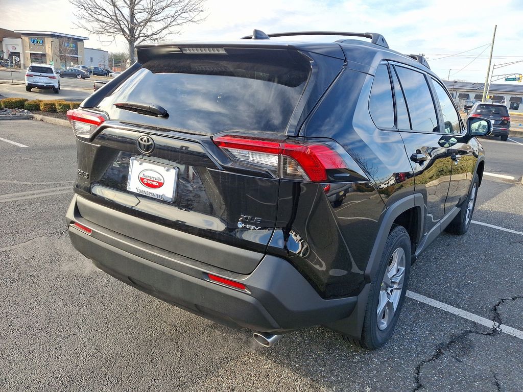 2025 Toyota RAV4 XLE 4