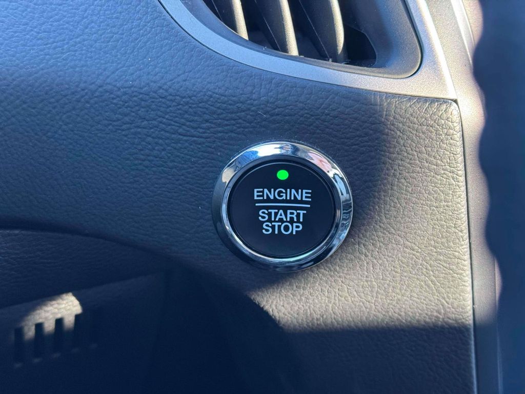 2024 Ford Edge SEL - Photo 26