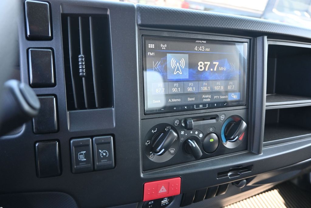 2025 Isuzu NPR HD 