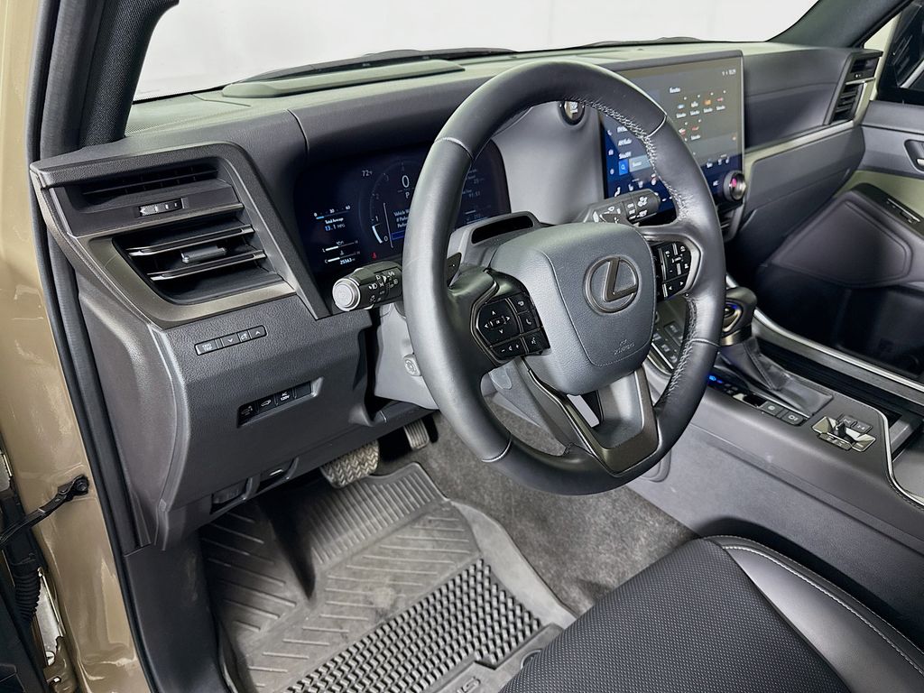 Thumbnail: 2024 Lexus GX - 9