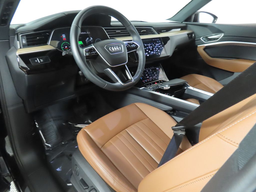 Thumbnail: 2024 Audi Q8 e-tron - 26