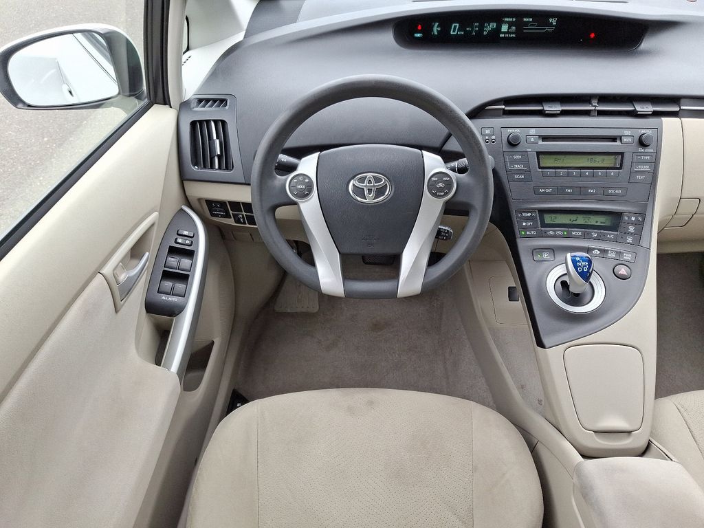 2010 Toyota Prius One 11