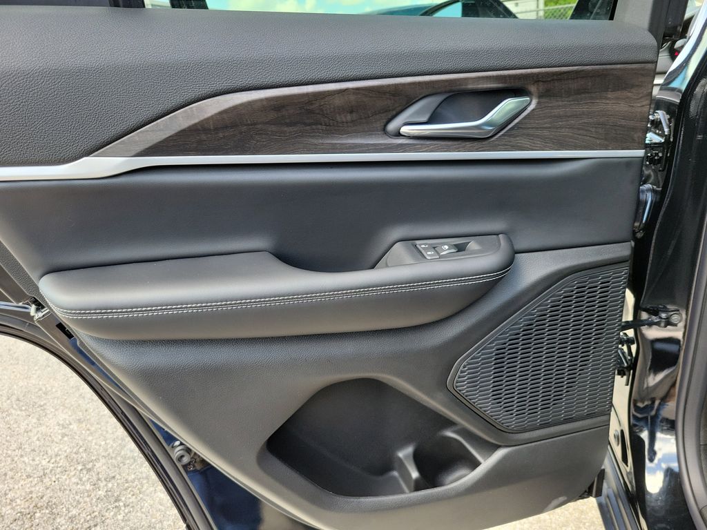 New 2026 Black Jeep Altitude image 19