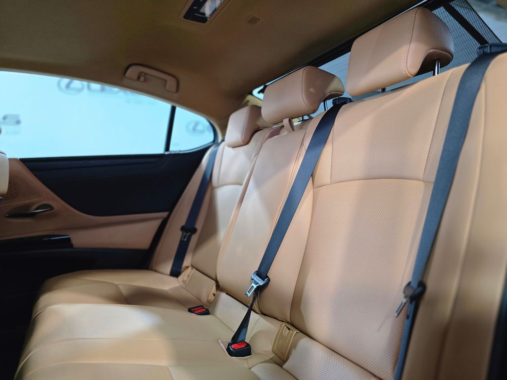Thumbnail: 2025 Lexus ES - 27