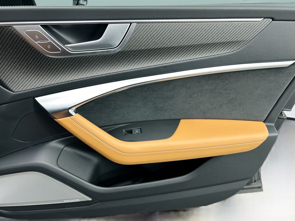 Thumbnail: 2025 Audi RS 7 - 24