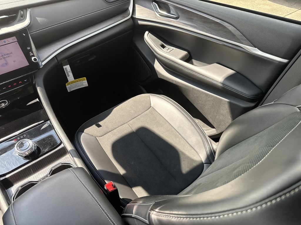 2026 Jeep Grand Cherokee Altitude Black at Victoria Chrysler Dodge Jeep Ram