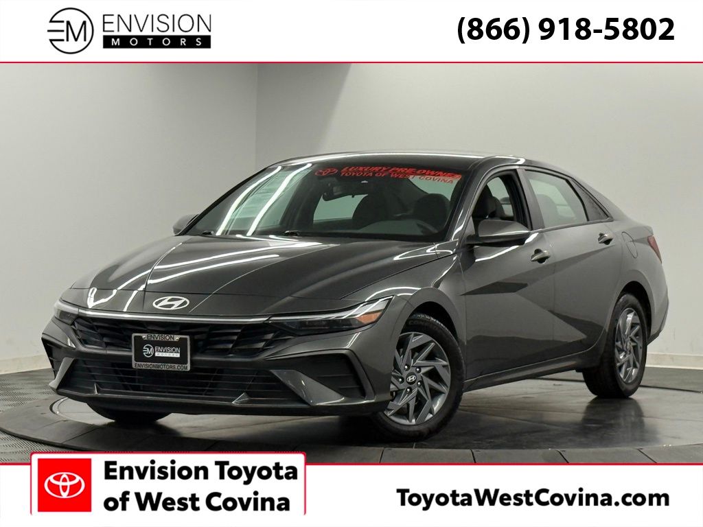 2024 Hyundai Elantra SEL FWD