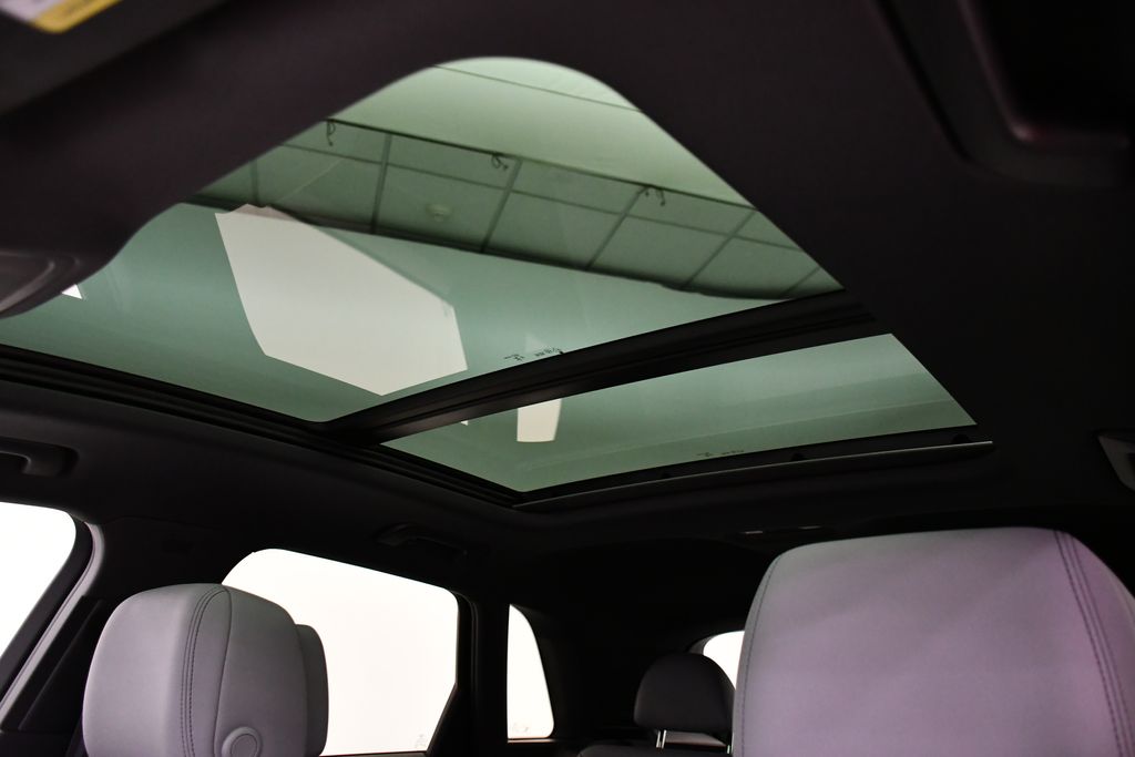 Thumbnail: 2025 Audi Q3 - 18