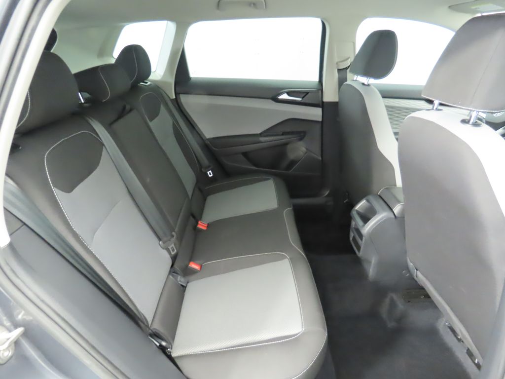 2022 Volkswagen Taos S 23