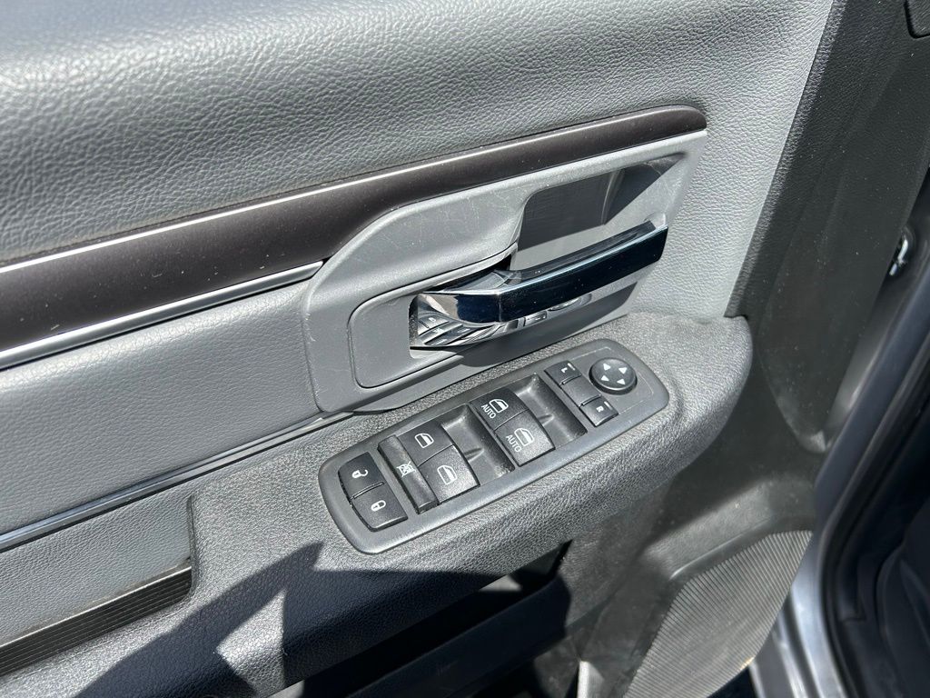 2021 RAM 1500 Classic SLT 25